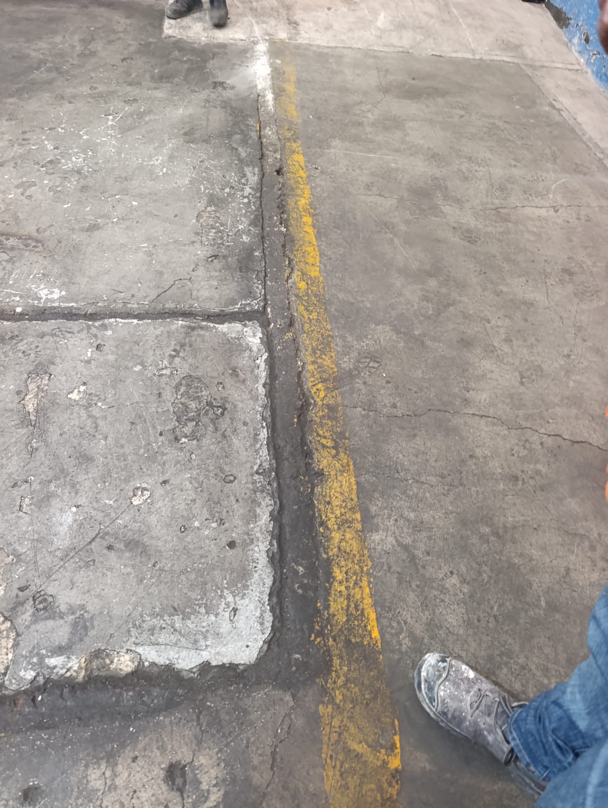 Piso Epóxico Industrial 13